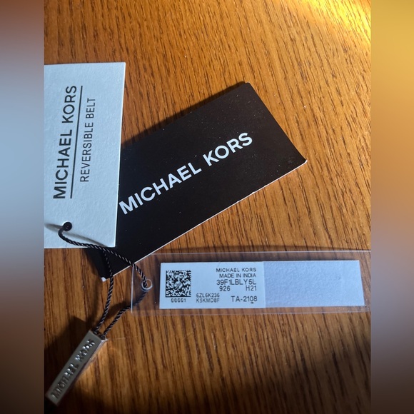 Men’s Black & Blue Micheal Kors reversible belt - Picture 7 of 8